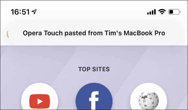 Un "Opera Touch collé à partir de MacBook Pro" message dans iOS 14.