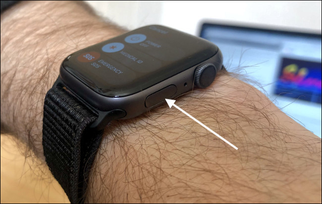 Utiliser le bouton latéral sur Apple Watch pour le SOS d'urgence