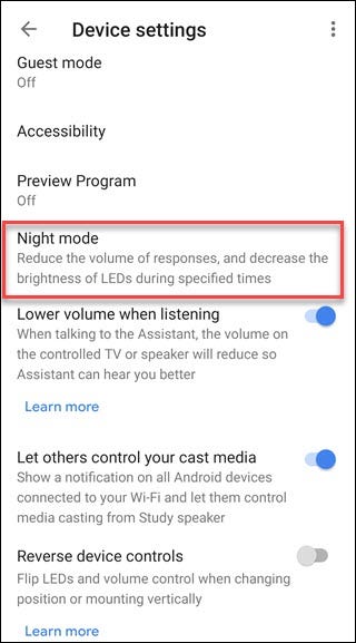 Boîte de dialogue des paramètres de l'appareil Google Home avec boîte autour de l'option du mode nuit.