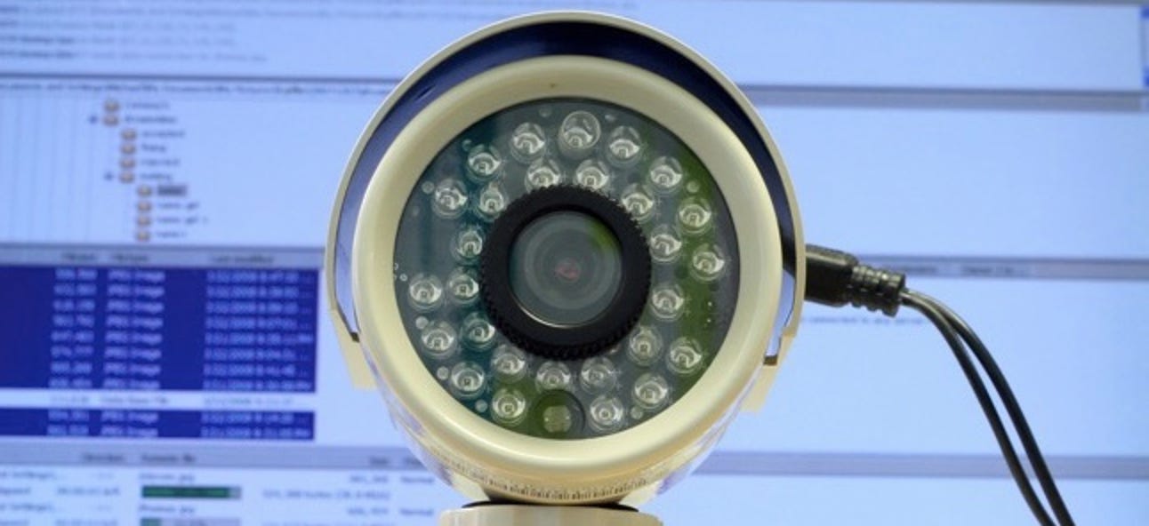 Comment configurer une caméra pour surveiller votre maison lorsque vous êtes absent