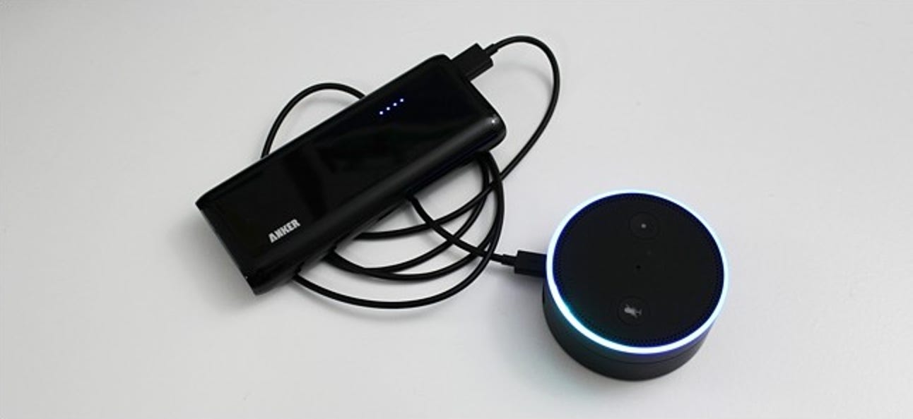 Comment rendre l'Echo Dot alimenté par batterie (et le mettre où vous voulez)