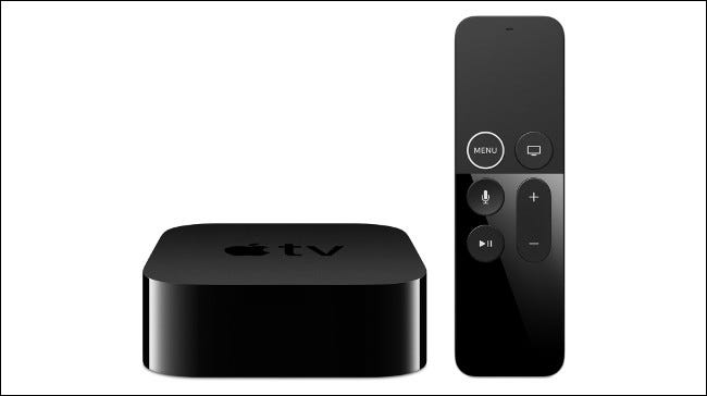 Une Apple TV 4K et une télécommande.