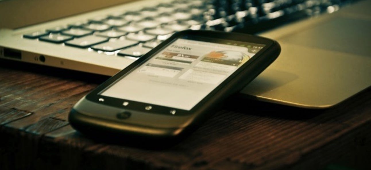 Comment inverser l'attache d'un smartphone ou d'une tablette Android à votre PC