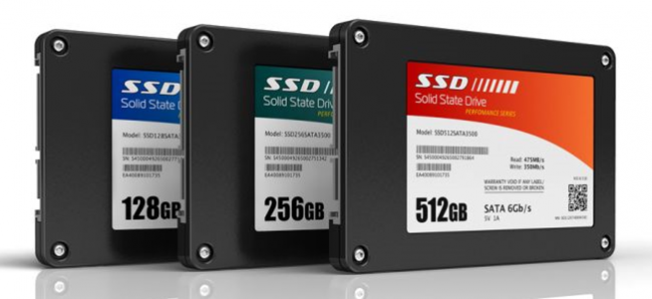 La mise à niveau vers un SSD est une excellente idée, mais les disques durs rotatifs sont toujours meilleurs pour stocker des données (pour le moment)