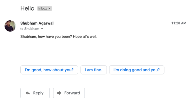 Trois réponses intelligentes générées automatiquement dans un e-mail dans Gmail. 