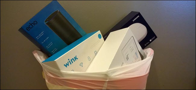 Echo, Wink, Samsung Smartthings et Google Home Box dans une poubelle.