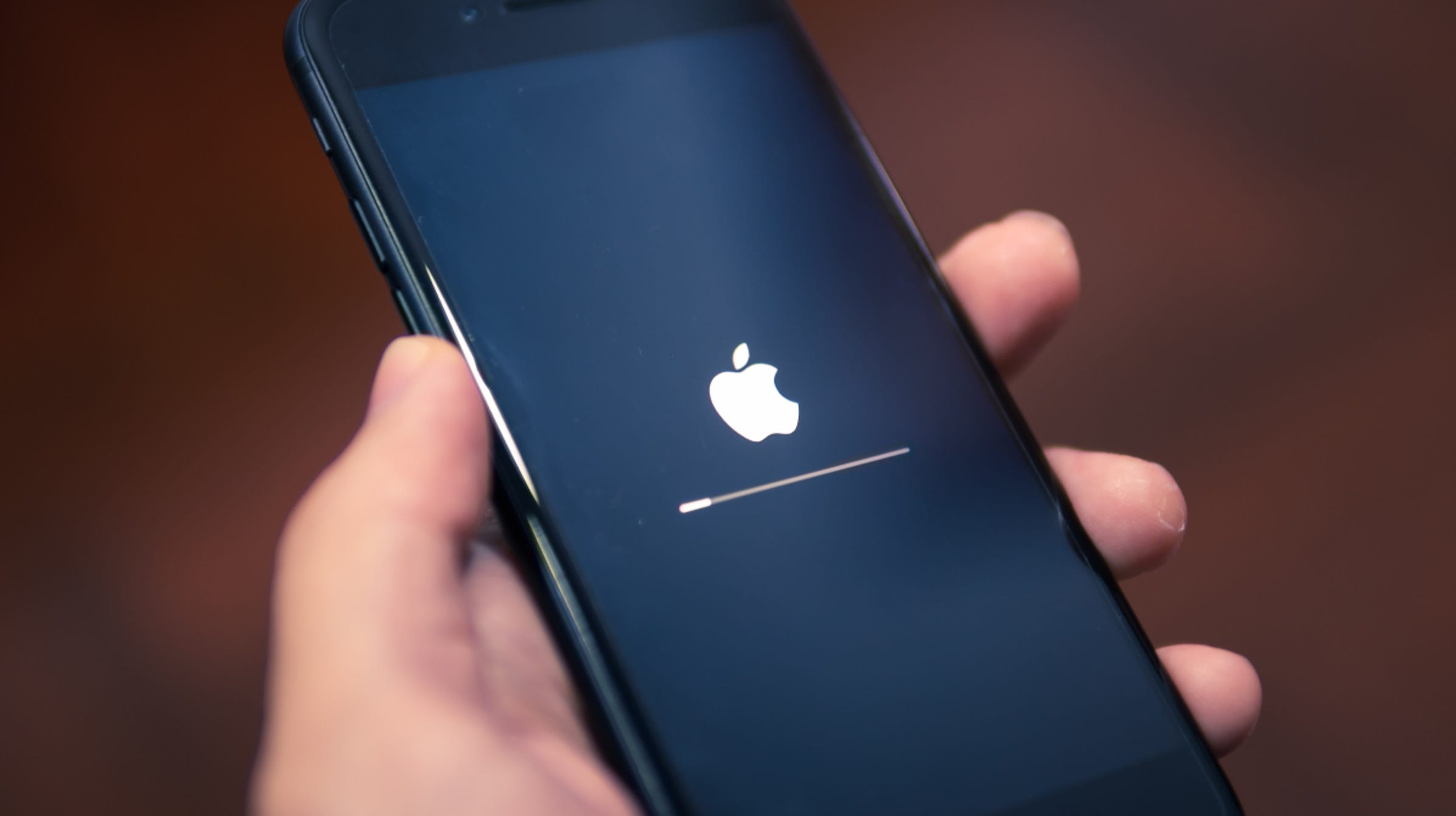 Comment réparer un iPhone bloqué sur le logo Apple : 5 solutions