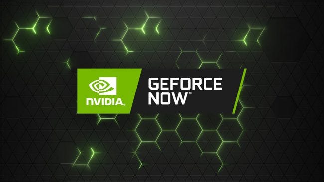 Logo GeForce Now sur fond vert et gris en nid d'abeille